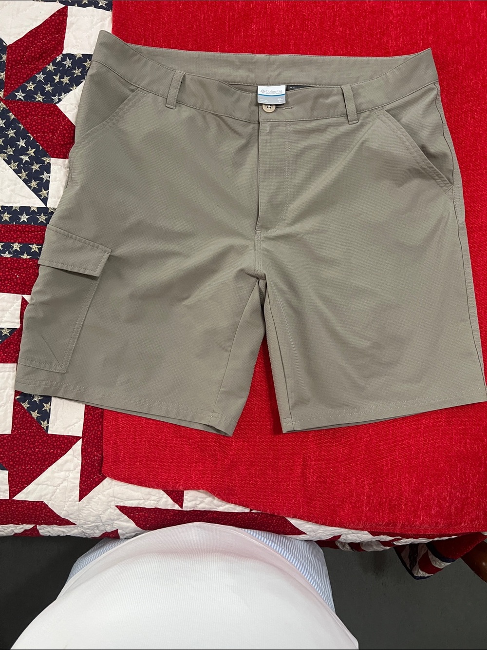 Columbia Men's Olive Khaki Outdoor Shorts